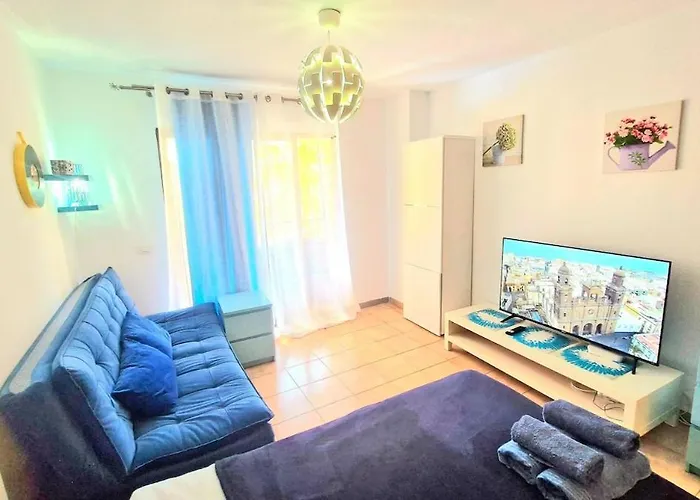 Modern In Castle Harbour 아파트