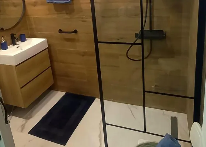 Modern In Castle Harbour 로스크리스티아노스