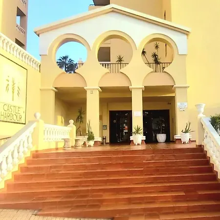 Modern In Castle Harbour דירה *